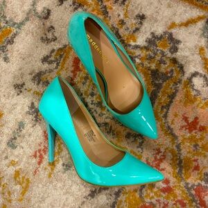 Tiffany blue pumps